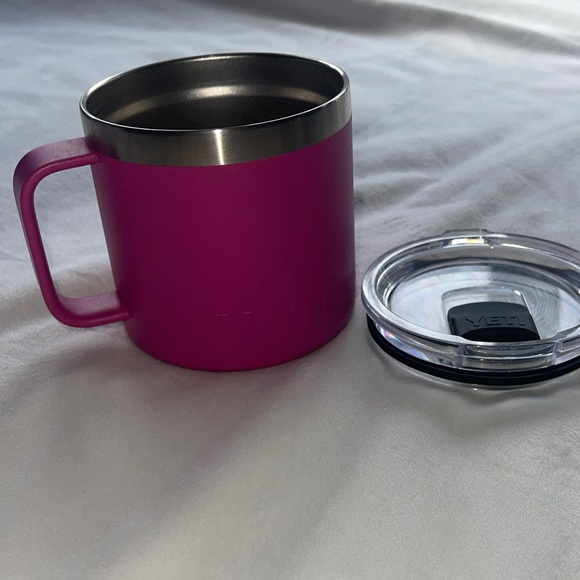 YETI Magenta Stainless Steel Mug with Clear Lid - Picture 1 of 6